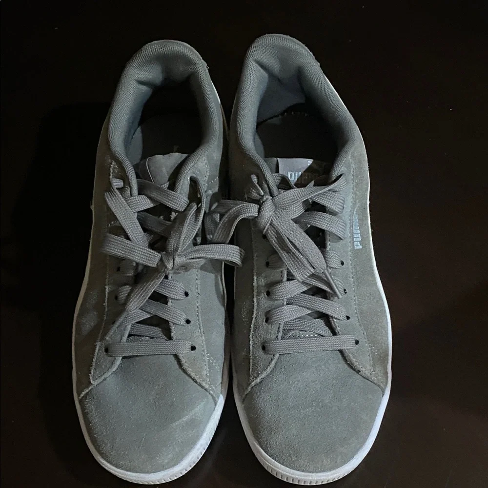 Puma Sneakers in Gray and White. Women’s size 9.5. - Picture 4 of 11